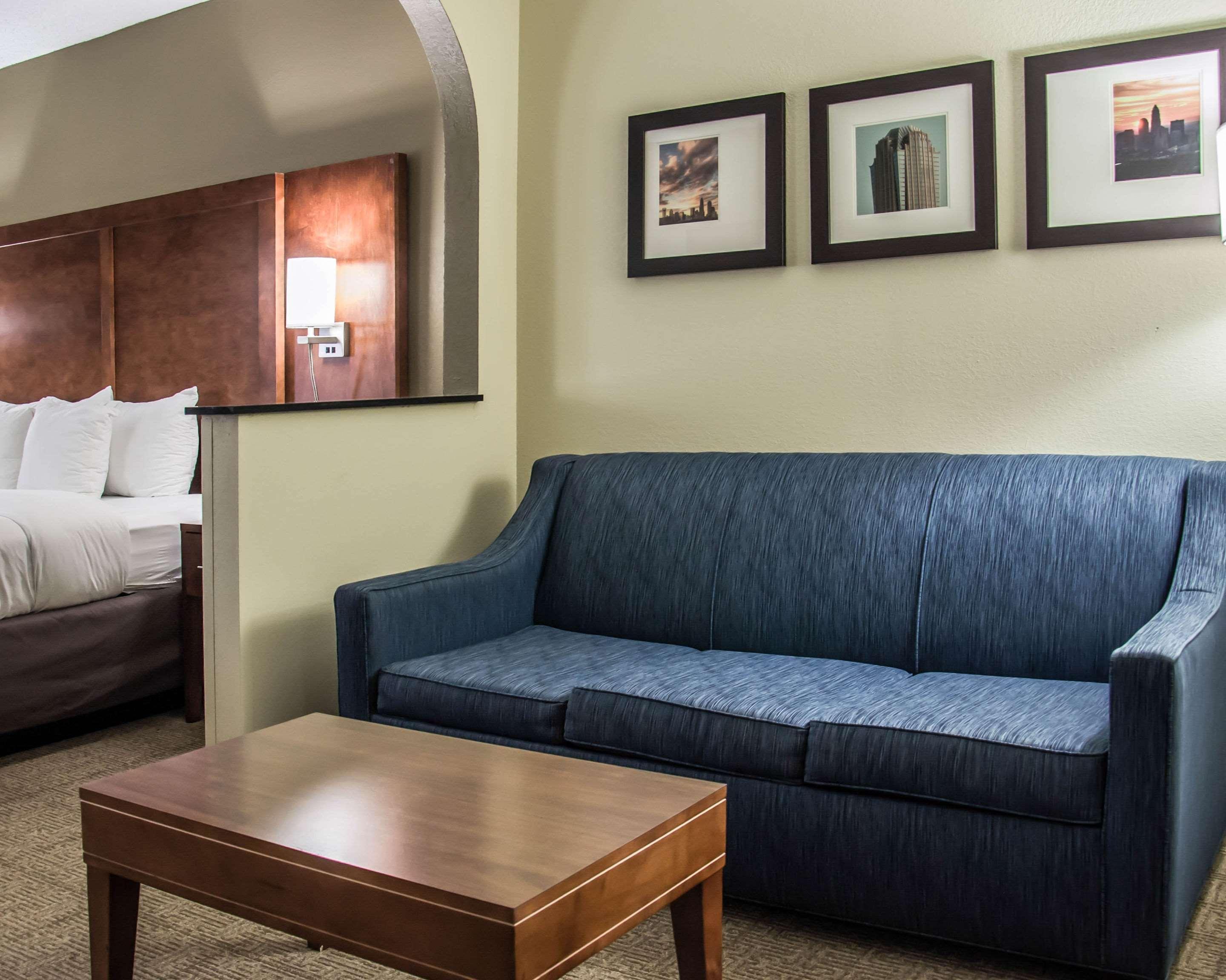 Comfort Suites University - Research Park Charlotte Bagian luar foto
