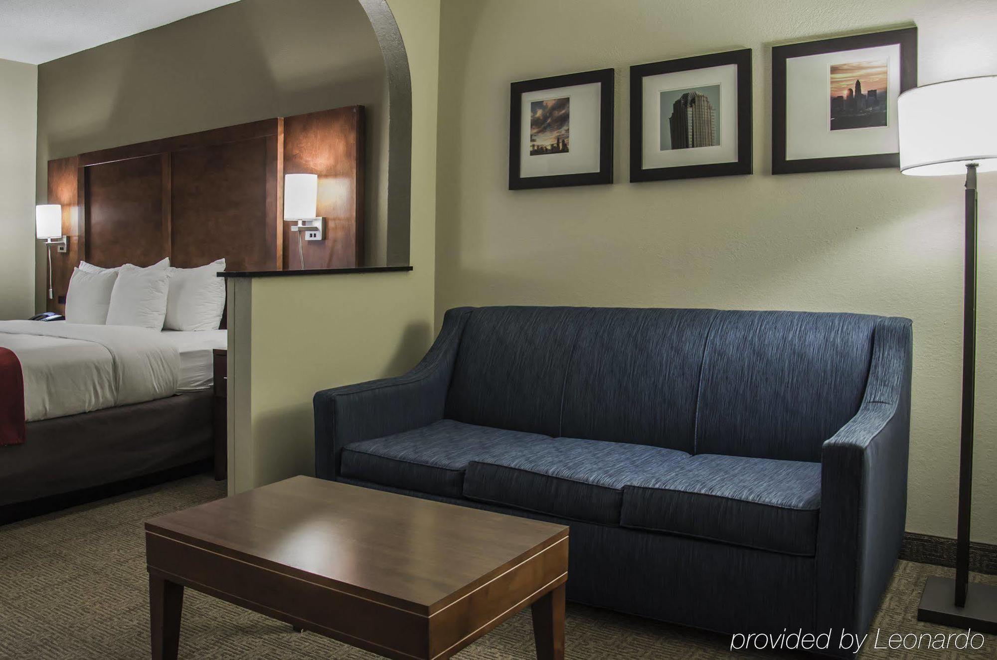 Comfort Suites University - Research Park Charlotte Bagian luar foto
